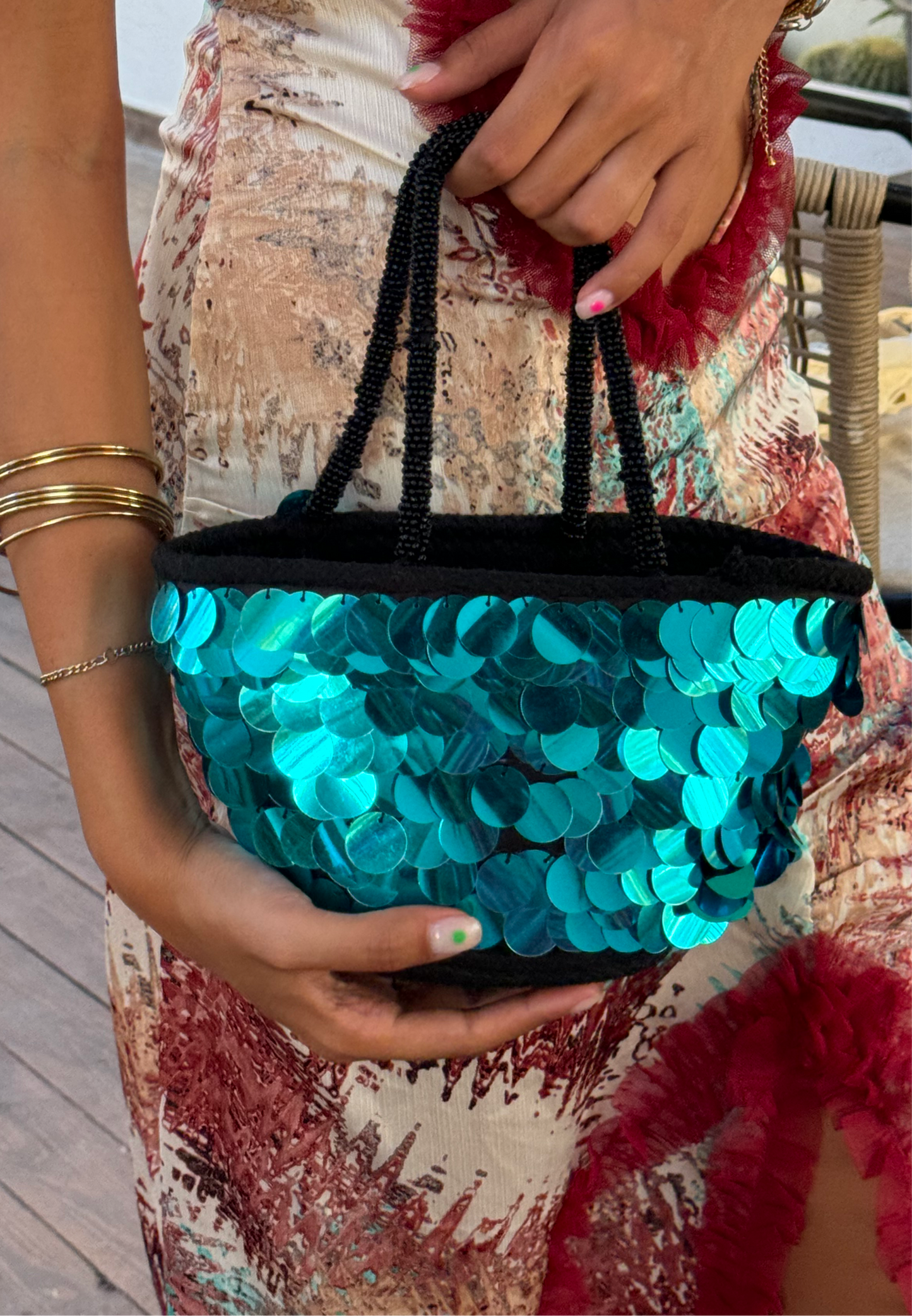 SEQUINS SPARKLE IN TURQUOISE